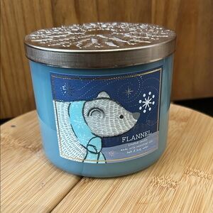 Bath & Body Works Flannel Scented Candle